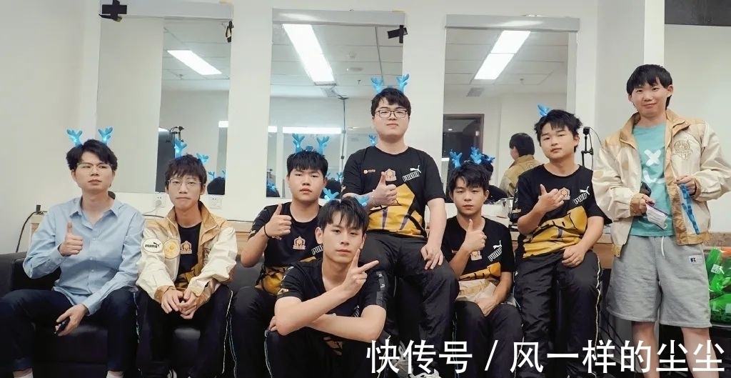 他在众多比 他在众多比