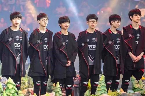 出对昔日战 出对昔日战